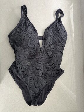 Becca by Rebecca Virtue black Peekaboo one piece bathing suit lace size M